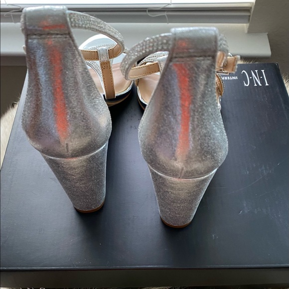 INC International Concepts Pearl Silver Shoes - Picture 3 of 8
